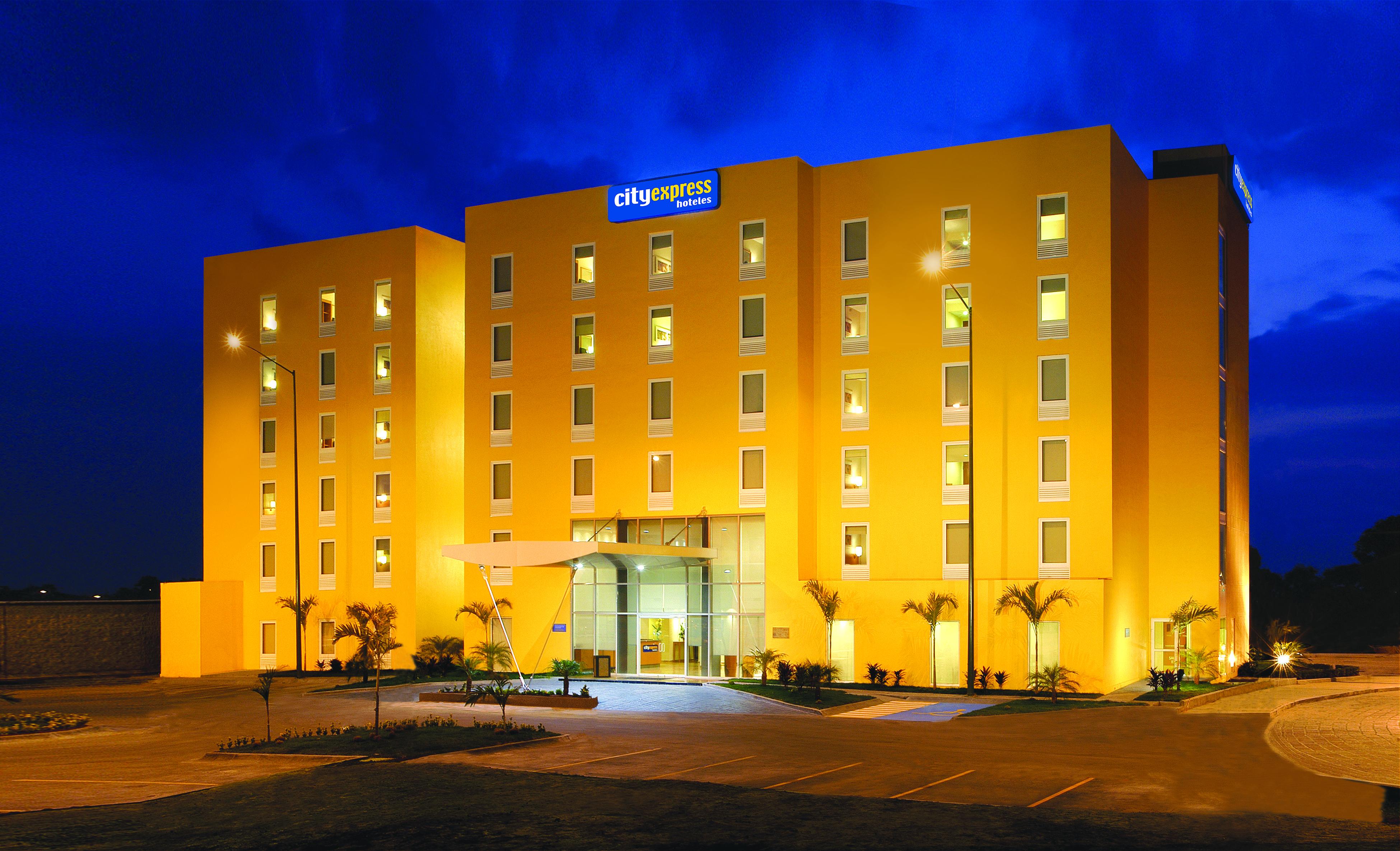 City Express By Marriott Irapuato Εξωτερικό φωτογραφία