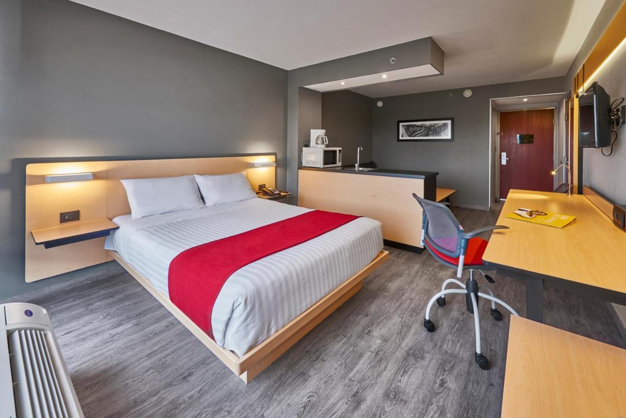 City Express By Marriott Irapuato Εξωτερικό φωτογραφία