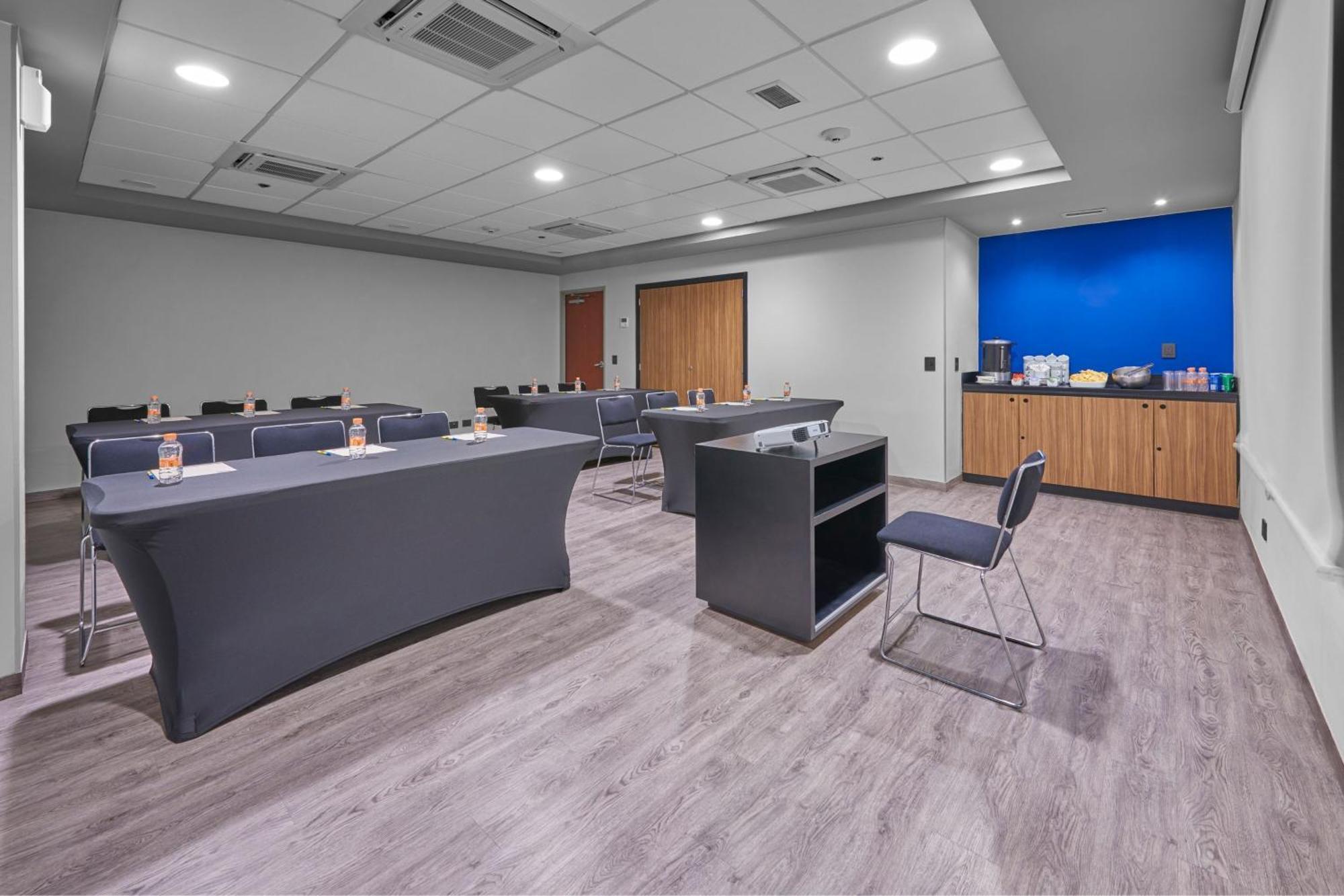 City Express By Marriott Irapuato Εξωτερικό φωτογραφία
