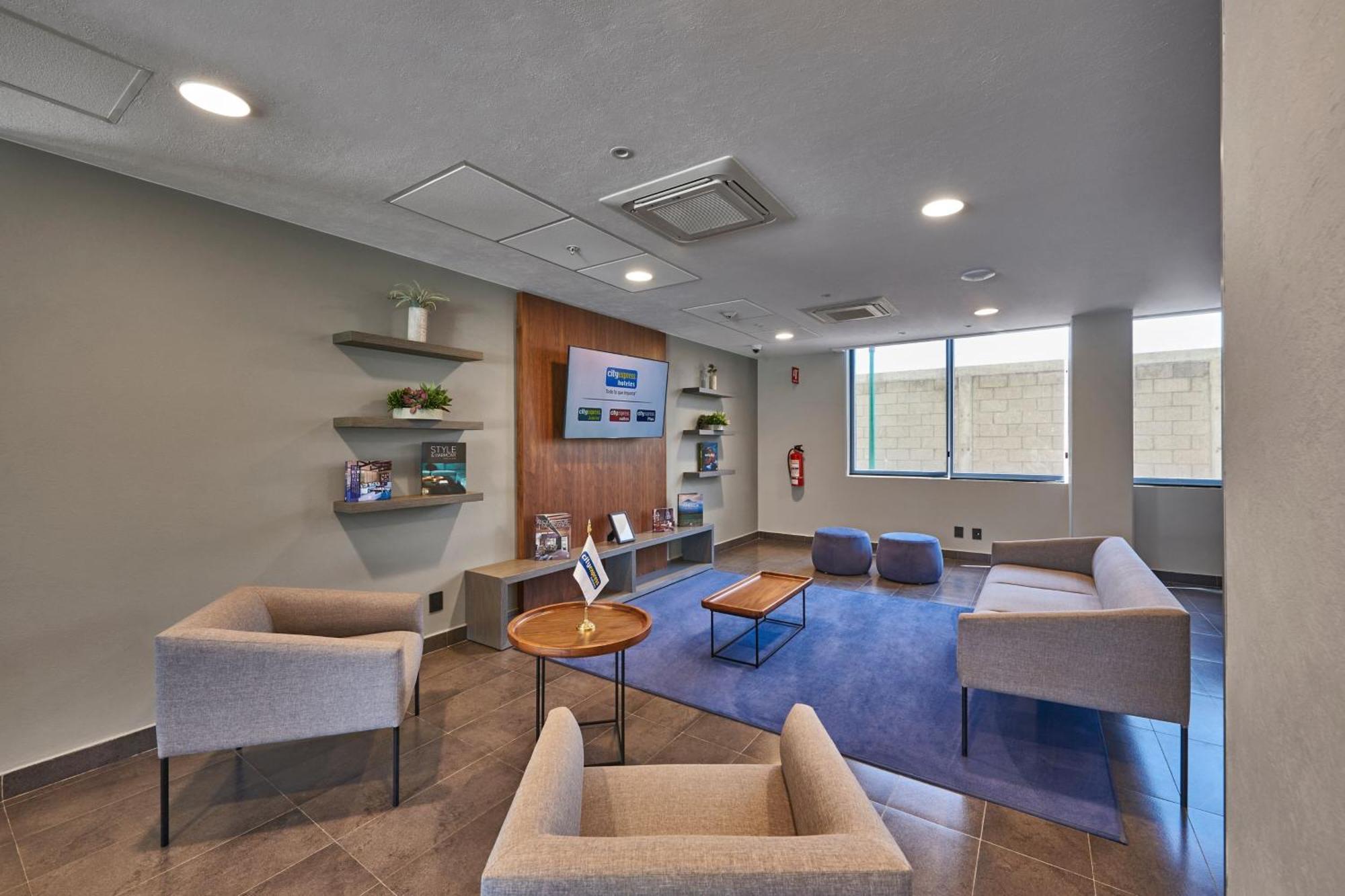 City Express By Marriott Irapuato Εξωτερικό φωτογραφία