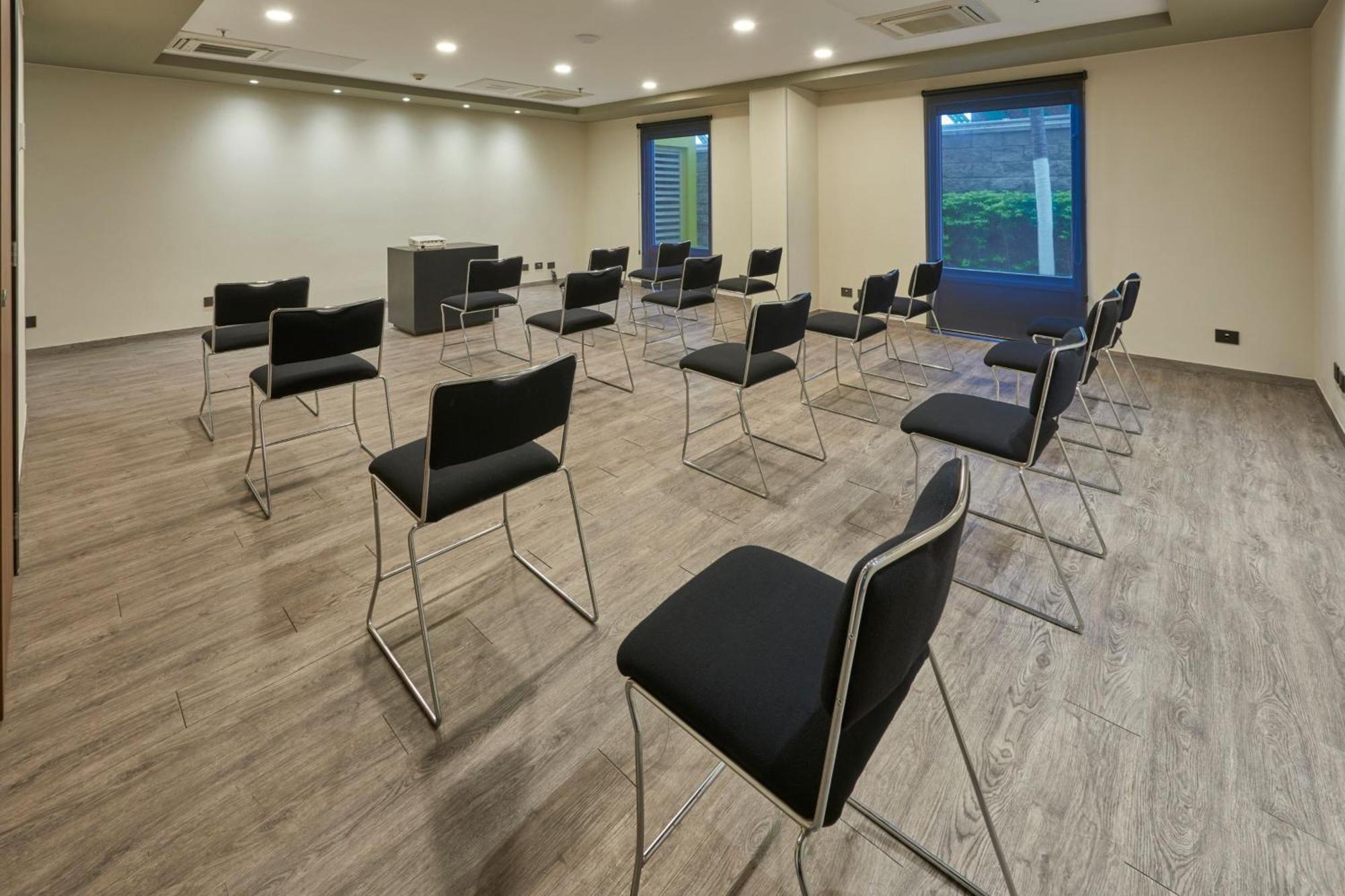 City Express By Marriott Irapuato Εξωτερικό φωτογραφία