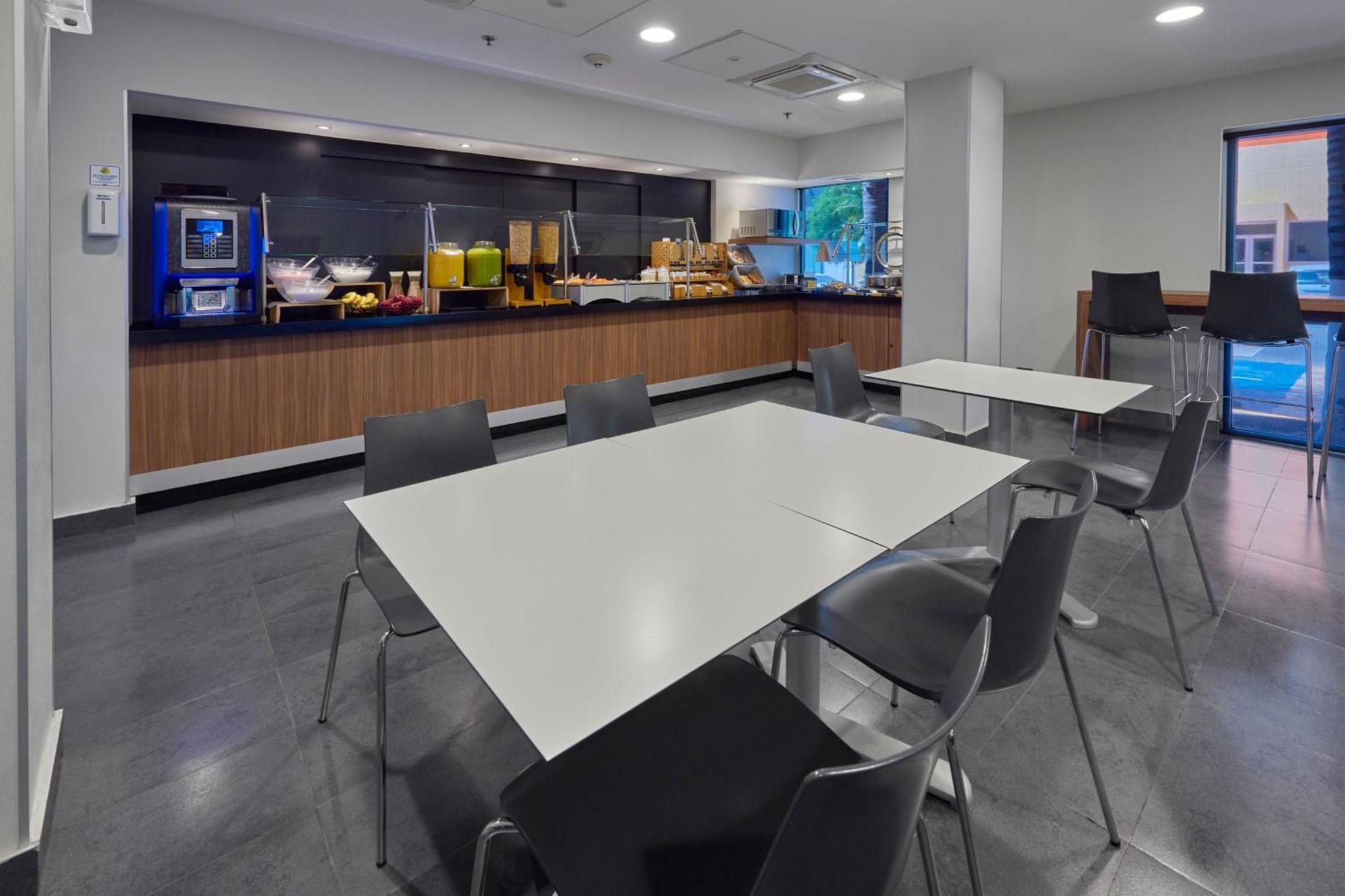 City Express By Marriott Irapuato Εξωτερικό φωτογραφία