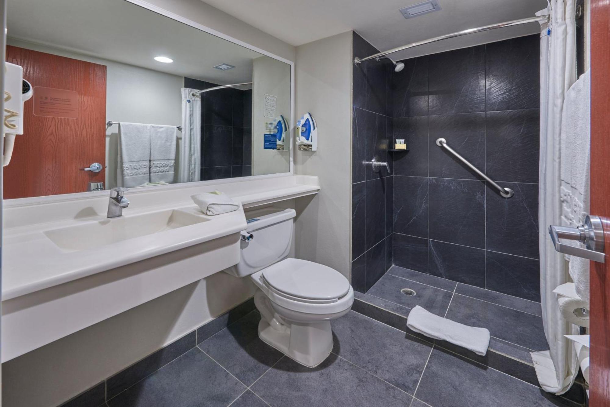 City Express By Marriott Irapuato Εξωτερικό φωτογραφία