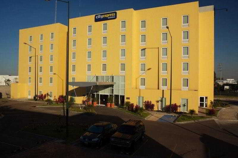City Express By Marriott Irapuato Εξωτερικό φωτογραφία