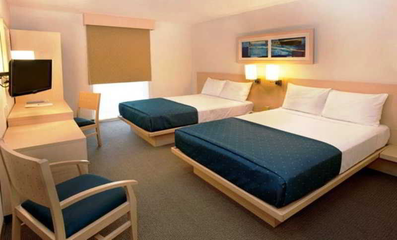City Express By Marriott Irapuato Εξωτερικό φωτογραφία